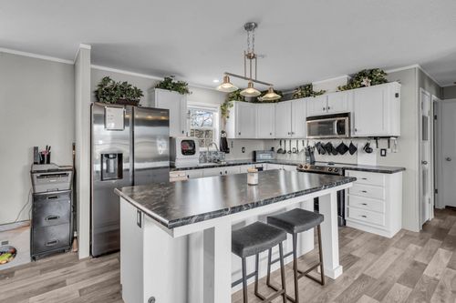 27939 Forest Blvd, Wyoming, MN, 55092-9339 | Card Image