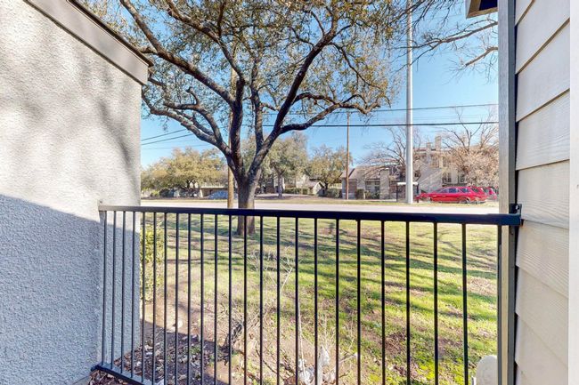 View of yard featuring a residential view | Image 37