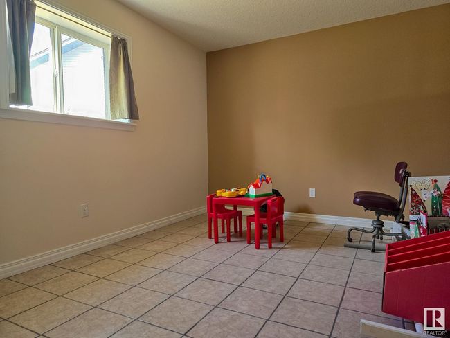 492 Stanley Close, House other with 5 bedrooms, 3 bathrooms and null parking in Spring Lake AB | Image 26