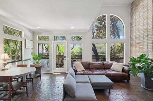 apt-a-3801 Gilbert Ave, Dallas, TX, 75219-4365 | Card Image