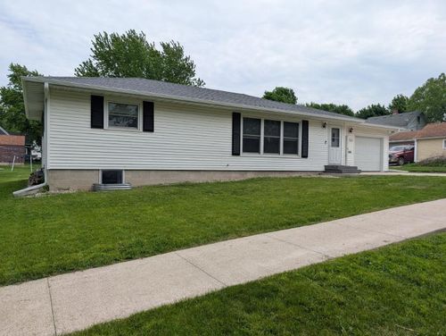 377 1st St Sw, Wells, MN, 56097-1118 | Card Image