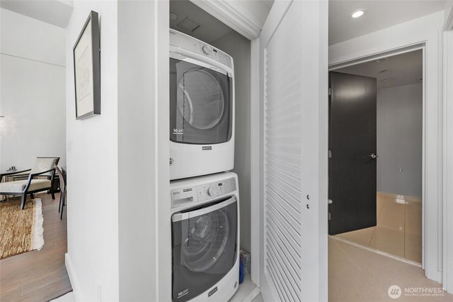 Washer/dryer off primary bathroom | Image 23