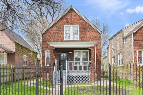9238 Dauphin Ave, Chicago, IL, 60619-7723 | Card Image