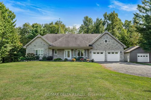 740 Vinette Rd, Clarence Creek, ON, K0A1N0 | Card Image