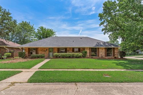 8669 Chalmette Drive, Shreveport, LA, 71115 | Card Image