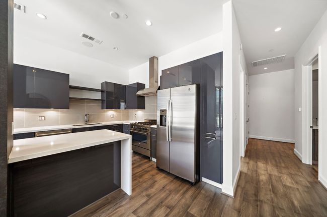UNIT-1109 - 1211 Caroline St, Condo with 2 bedrooms, 2 bathrooms and 2 parking in Houston TX | Image 9