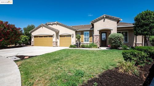 858 Pathfinder Ct, Oakley, CA, 94561-3547 | Card Image