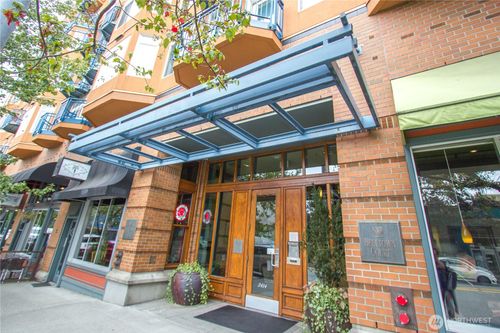417-2414 1st Ave, Seattle, WA, 98121-1306 | Card Image