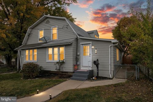 18 Beck Mill Rd, HANOVER, PA, 17331-3832 | Card Image