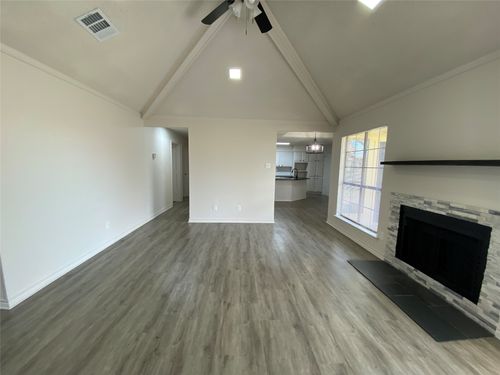 1607 Crescent Ln, Duncanville, TX, 75137-3626 | Card Image