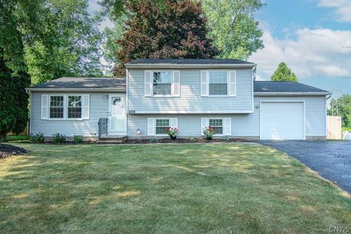 208 Rocky Rd, Liverpool, NY, 13090-3727 | Card Image