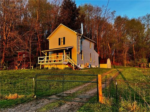 8087 Magnet Rd Ne, Minerva, OH, 44657-8752 | Card Image