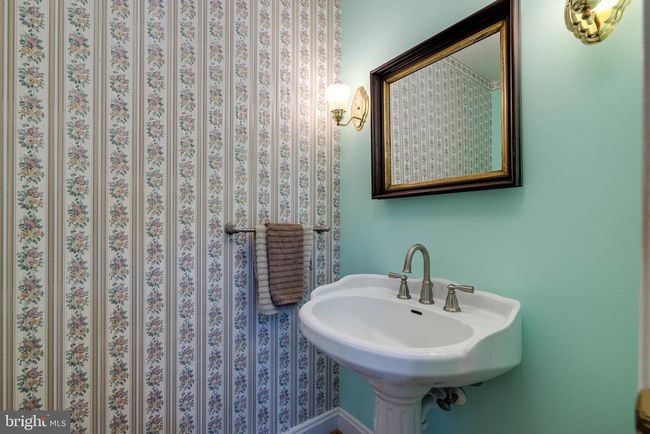360 Lazy River East Rd, House other with 4 bedrooms, 5 bathrooms and null parking in Luray VA | Image 70