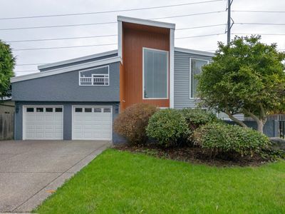 482 Shannon Way, House other with 4 bedrooms, 3 bathrooms and 6 parking in Delta BC | Image 2