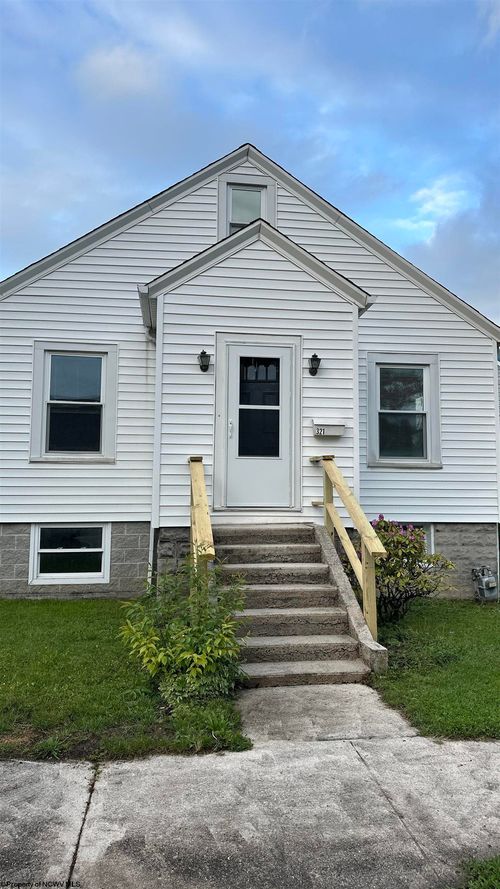 321 Graham Street, Elkins, WV, 26241 | Card Image