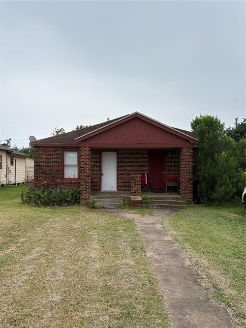 715 W 4th St, Freeport, TX, 77541-5401 | Card Image