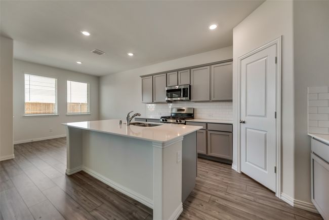 5904 Priory Dr, House other with 4 bedrooms, 2 bathrooms and null parking in Aubrey TX | Image 14
