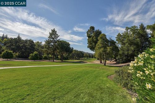 apt-2-3311 Rossmoor Pkwy, Walnut Creek, CA, 94595-3827 | Card Image