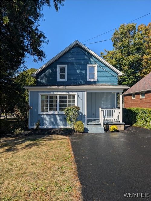 782 Main St, West Seneca, NY, 14224-3128 | Card Image