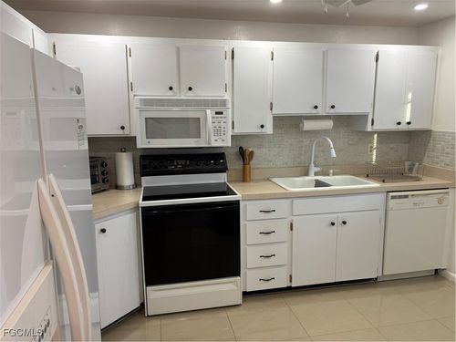 2-8730 Rose Ct, FORT MYERS, FL, 33919-7220 | Card Image