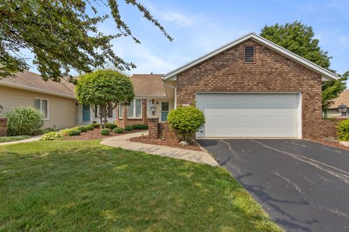 35-4376 Redbush Dr Sw, Grandville, MI, 49418-3033 | Card Image