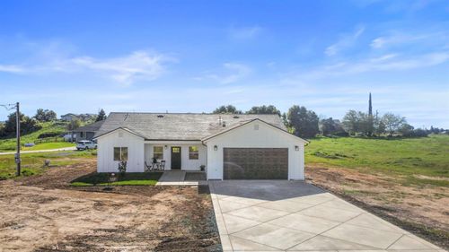 1986 Village Dr, Ione, CA, 95640-9757 | Card Image
