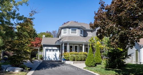 {{alt}} | Card Image