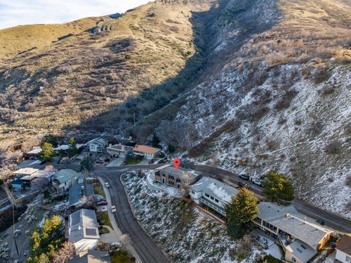 3252 S Teton Dr, Salt Lake City, UT, 84109-2379 | Card Image