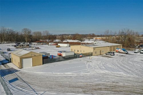 1920 S Main St, Akron, OH, 44301-2851 | Card Image