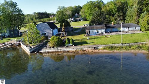 4472 Crescent Beach Rd, Onekama, MI, 49675-9714 | Card Image