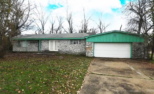 300 S Blackstone, Vian, OK, 74962-1429 | Card Image