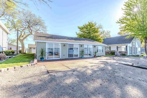 25031 Mcclelland Ln, Spirit Lake, IA, 51360-7508 | Card Image