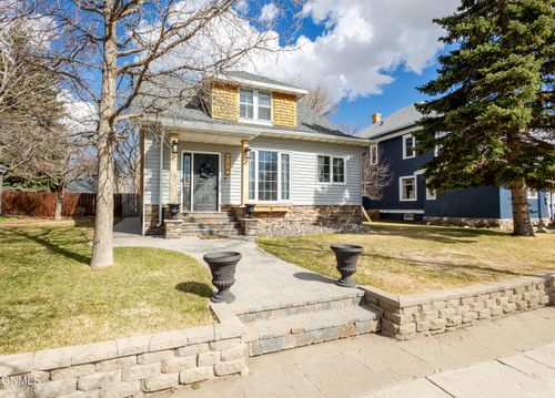 714 1st Ave E, Williston, ND, 58801-5408 | Card Image