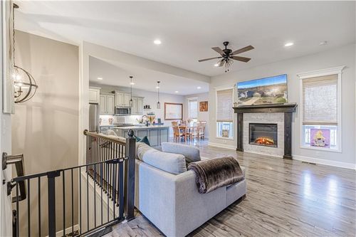 1506 Cross Creek Dr, Grain Valley, MO, 64029 | Card Image