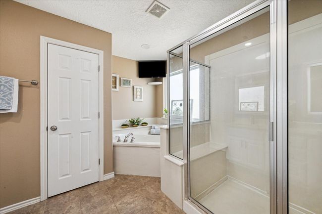 1815 Tiki Dr, House other with 3 bedrooms, 3 bathrooms and 3 parking in Tiki Island TX | Image 14