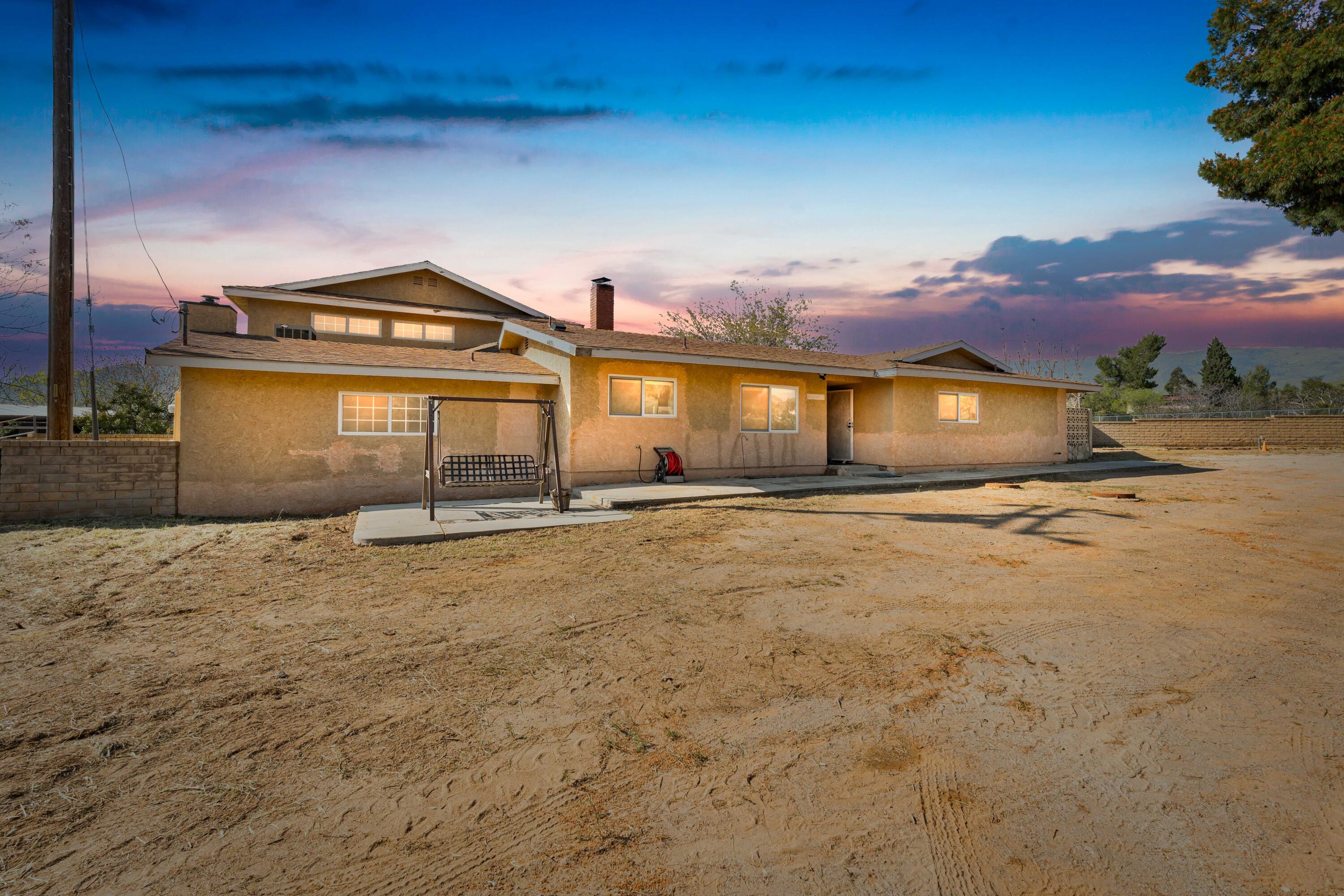 Anthony Rd, Santa Clarita, CA 91390