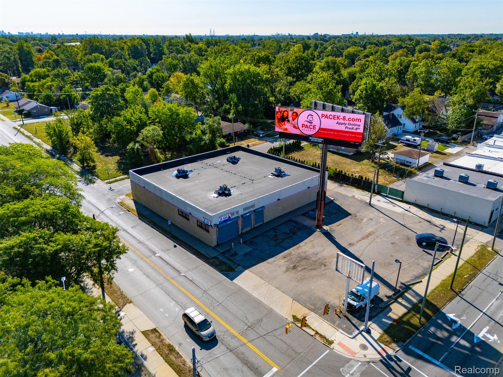 Commercial Lease in Detroit 3