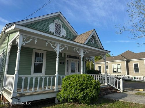 987 W Howard Avenue, Biloxi, MS, 39530 | Card Image