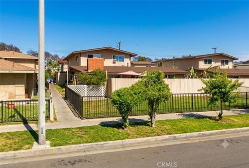1609 Cedar St, Santa Ana, CA, 92707-2491 | Card Image