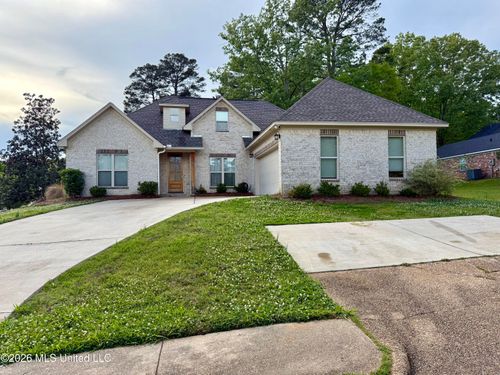 580 Hickory Pl, Brandon, MS, 39047-8049 | Card Image