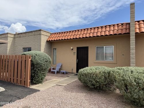 964 S Pantano Rd, Tucson, AZ, 85710-5811 | Card Image