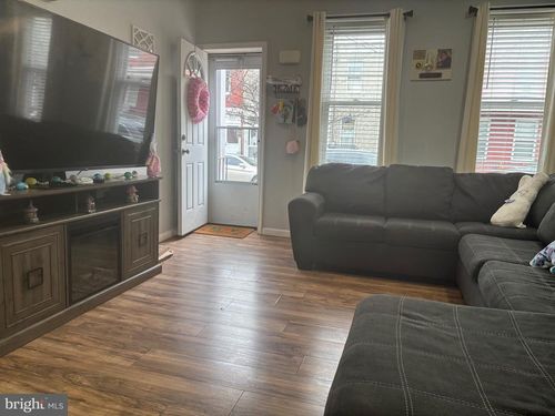 570 Line St, CAMDEN, NJ, 08103-1314 | Card Image