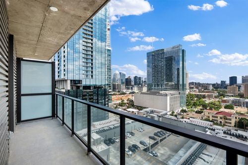 1803-84 N Interstate 35, Austin, TX, 78701-4976 | Card Image