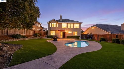5810 Gold Creek Dr, Castro Valley, CA, 94552-5446 | Card Image