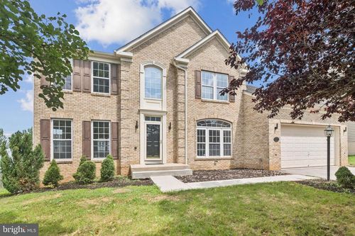 83 Drawing Arm Ln, MARTINSBURG, WV, 25403-1670 | Card Image
