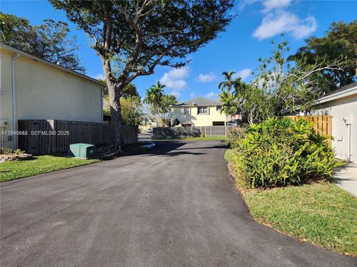 9863 Sw 117th Pl, Miami, FL, 33186-2700 | Card Image