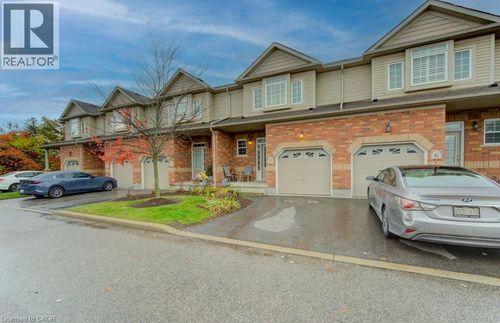 7-330 Dearborn Blvd, Waterloo, ON, N2J4Y9 | Card Image