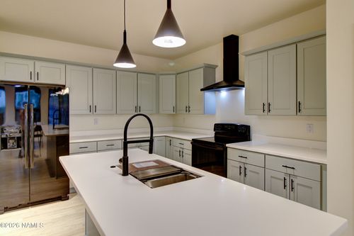 206-1221 E Emma Dr, Flagstaff, AZ, 86001-1273 | Card Image