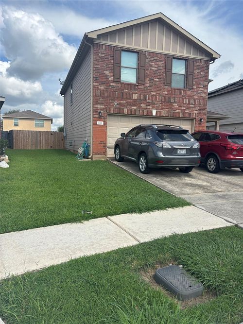 911 Belshear Ct, Houston, TX, 77073-6601 | Card Image