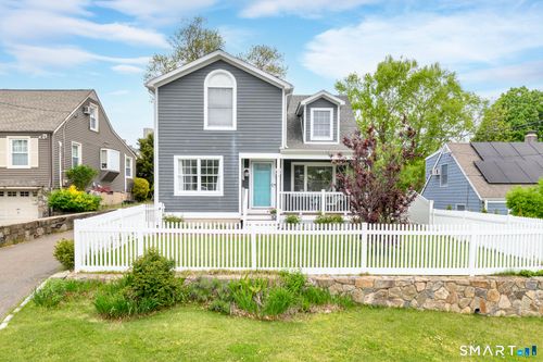 216 Sterling St, Fairfield, CT, 06825-4245 | Card Image